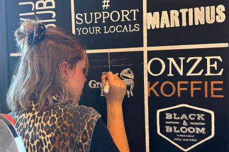 Handlettering krijtwand Groningen