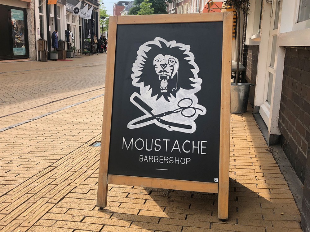 moustache krijtbord 3